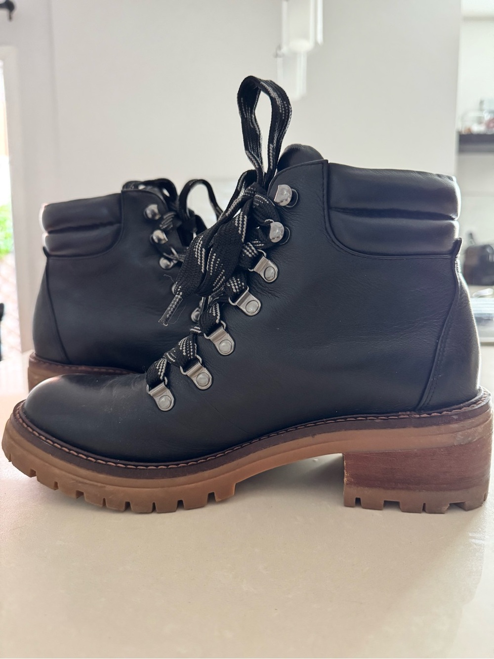 Gentle Souls by Kenneth Cole Leather Lace-Up Lug Combat Boot size 7.5